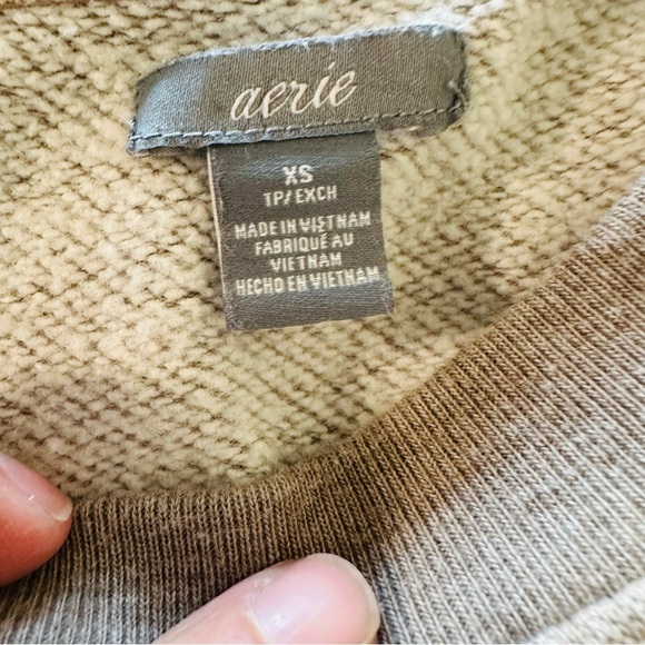 Aerie women's XS tan crew neck sweatshirt with puffy sleeves - Picture 3 of 3